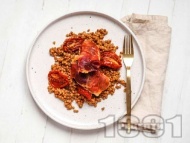 Рецепта Пилешко филе с леща, прошуто, сушени домати и червено песто на фурна